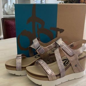 OTBT Wavy Gold sandal